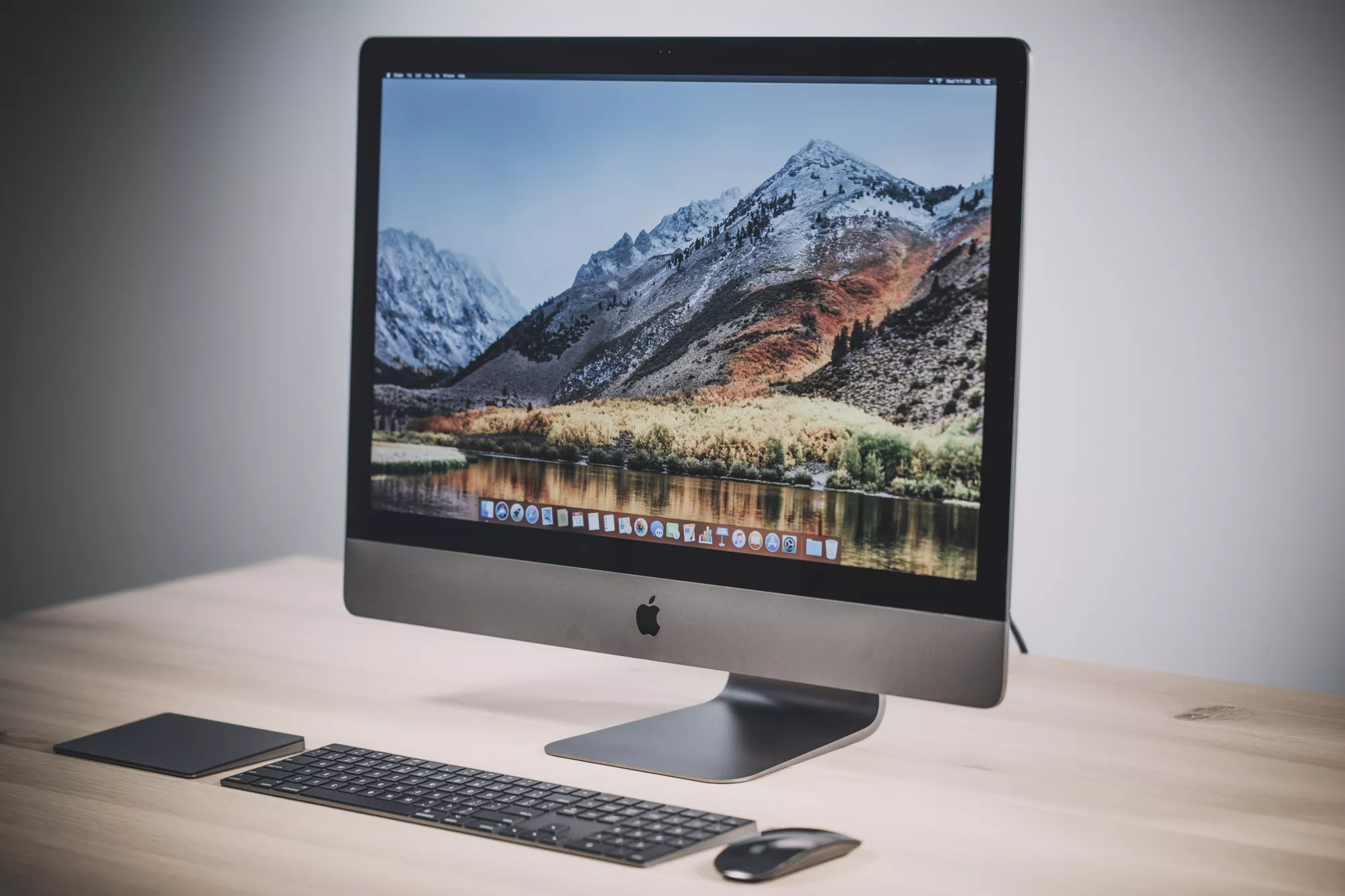 Apple "lặng lẽ" ngừng sản xuất iMac Pro, thay thế bằng iMac hoàn toàn mới