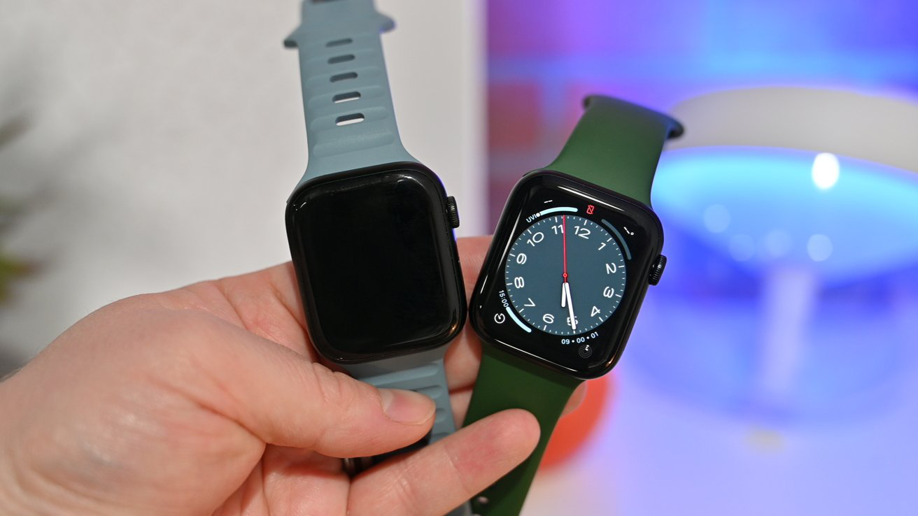 So sánh Apple Watch SE 2022 với Apple Watch SE 2020, không nên nâng cấp?