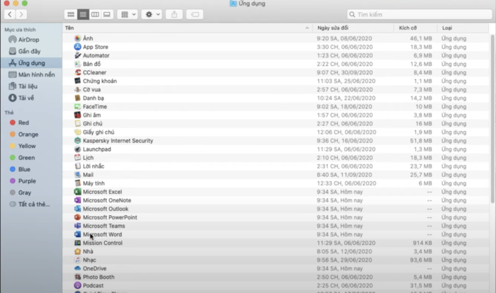 Vào thư mục ứng dụng để tìm kiếm các ứng dụng của bộ Office mà bạn đã mua 