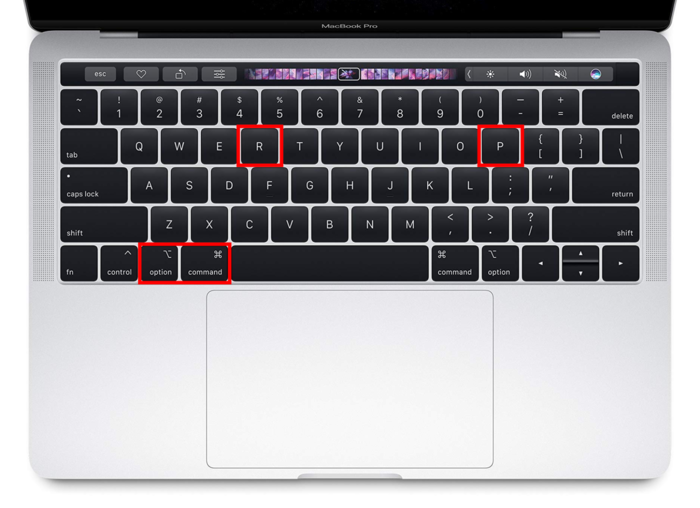 Nhấn tổ hợp phím Command + Option + R + P để xử lý lỗi sọc màn hình MacBook Pro 2017