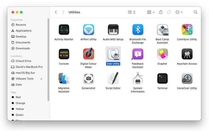 Disk Utility nằm trong mục Utilities.