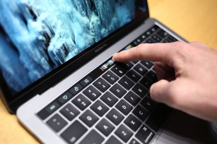 Không thể dùng Touch Bar để sao chép liên kết nhưng có thể dùng để dán link