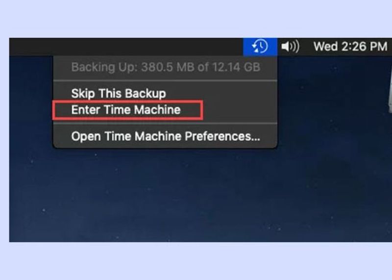 Bạn chọn “Time Machine” trên thanh công cụ, rồi chọn “Enter Time Machine” 