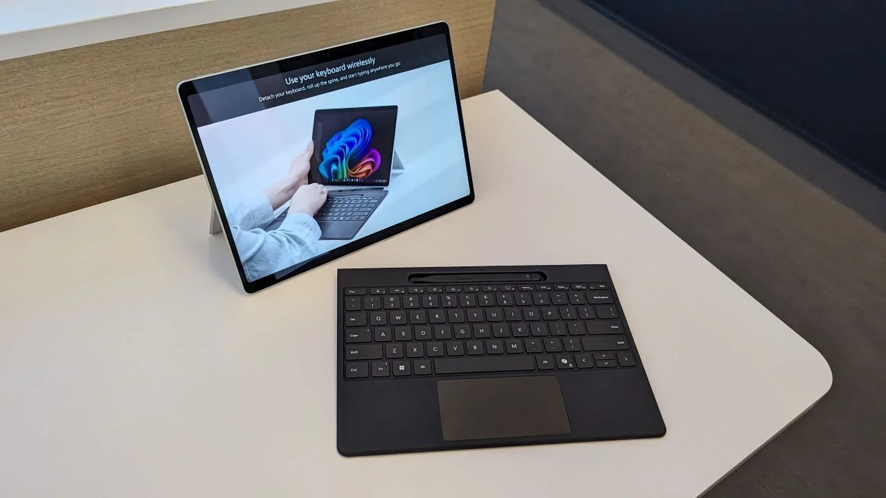 Surface Pro 7 có thể sử dụng bàn phím rời