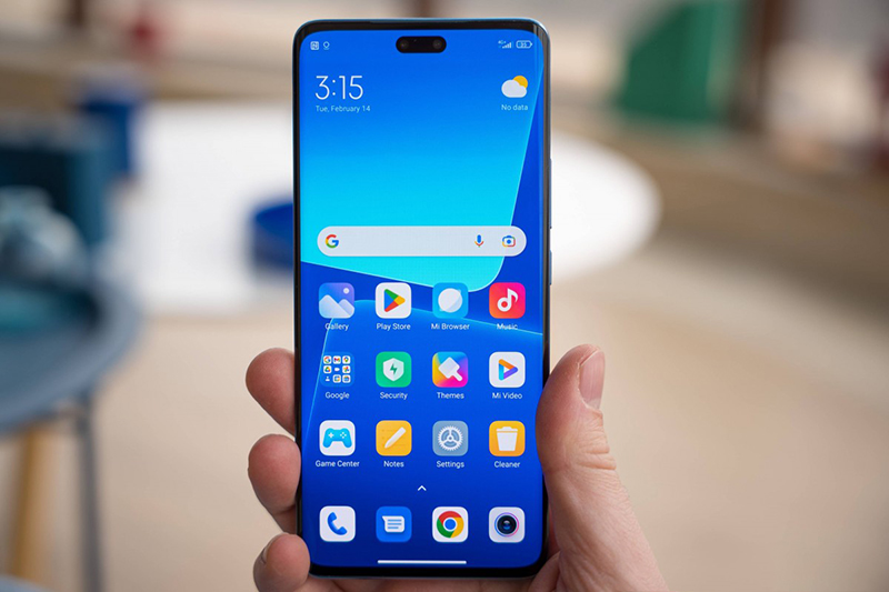 Màn hình hiển thị sắc nét với tấm nền AMOLED