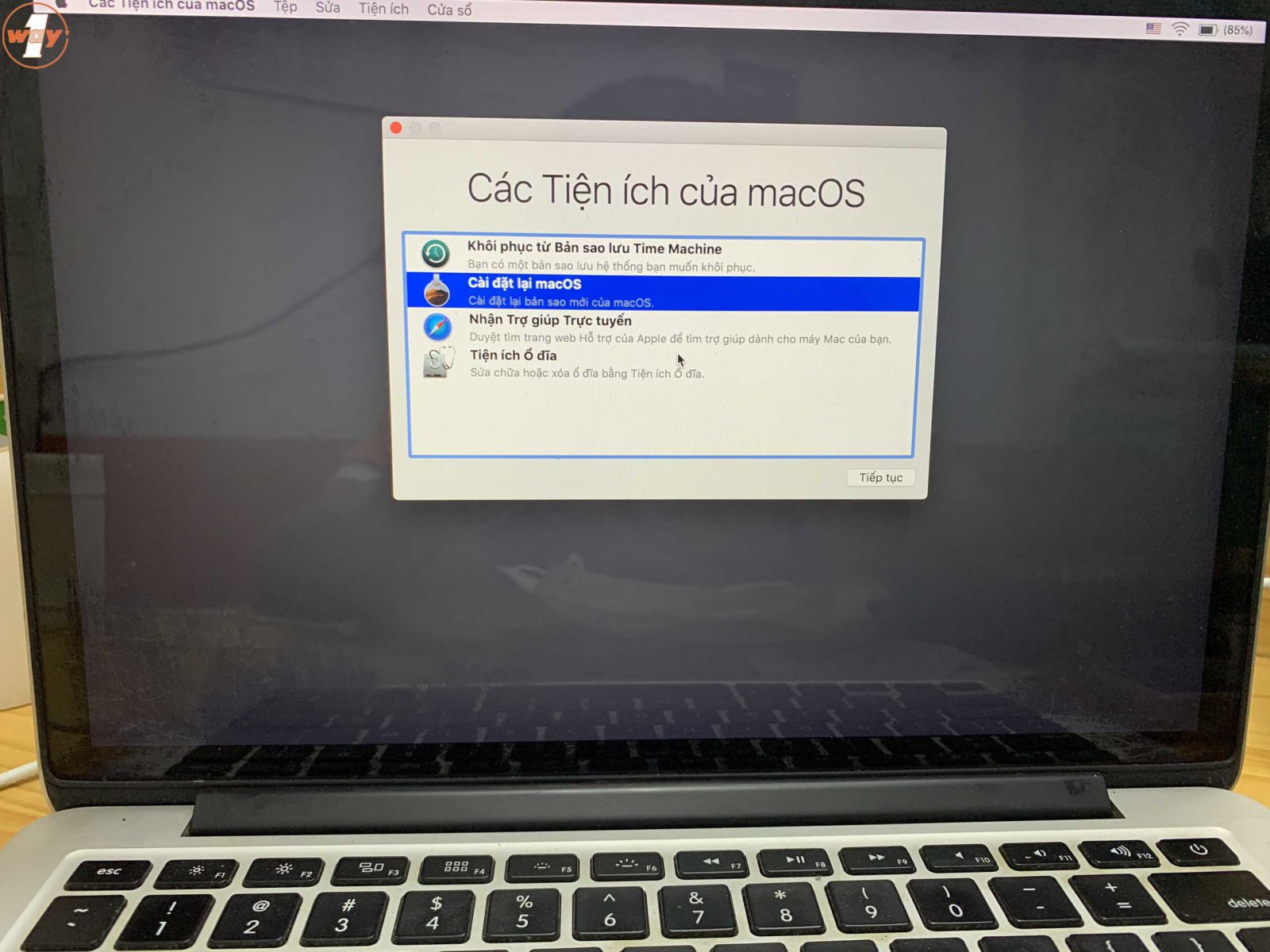 Ở màn hình Recovery, chọn cài đặt lại Mac OS.