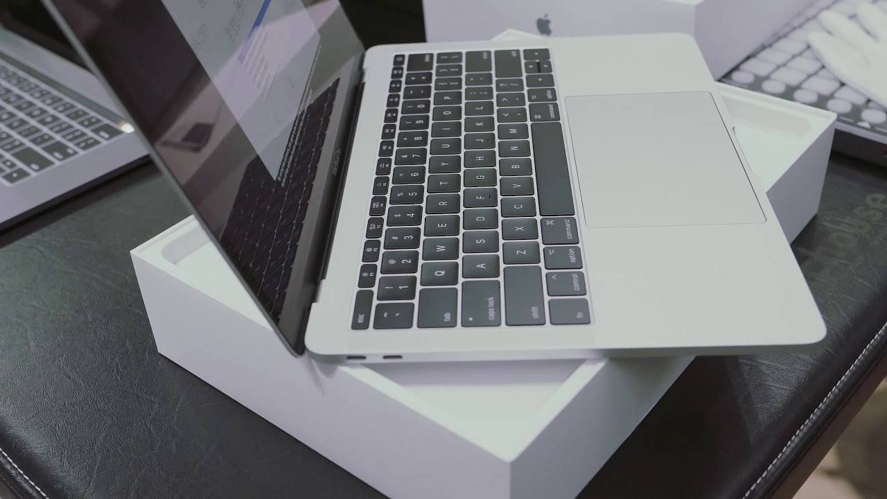 MacBook Pro 13 inch cũ đời 2017 - MPXU2 – màu Bạc