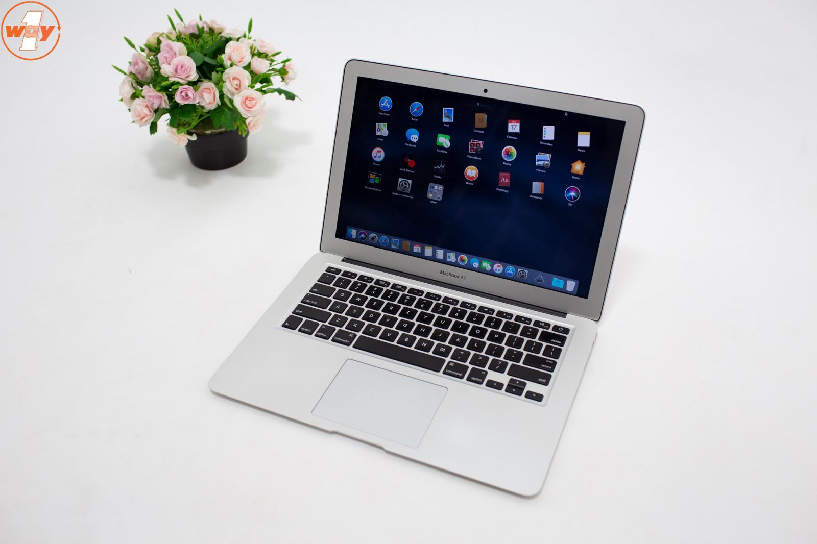 MacBook 13 inch đời 2016 cũ - MMGF2 - màu Bạc