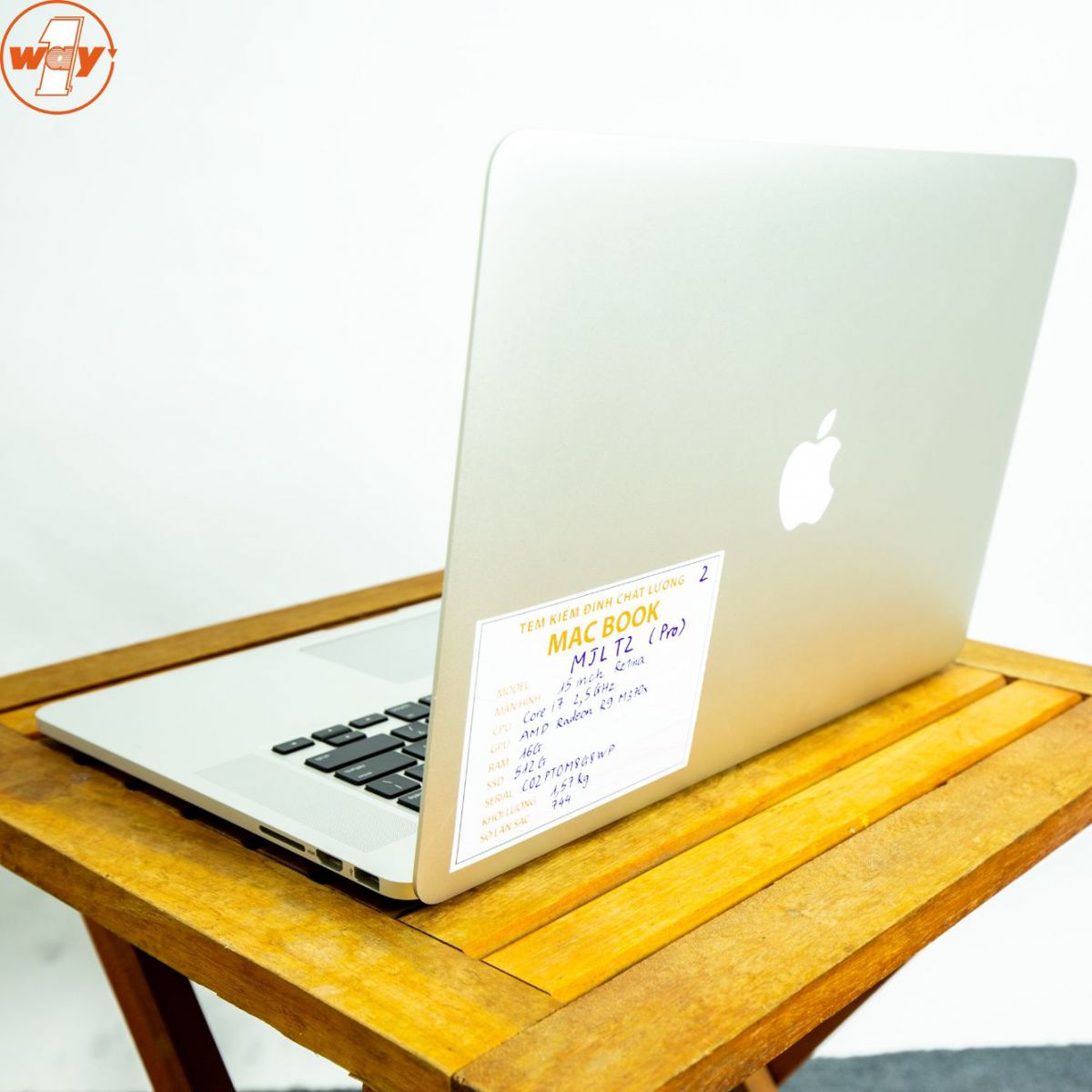 Quả táo phát sáng làm nên thương hiệu của MacBook Pro 2015