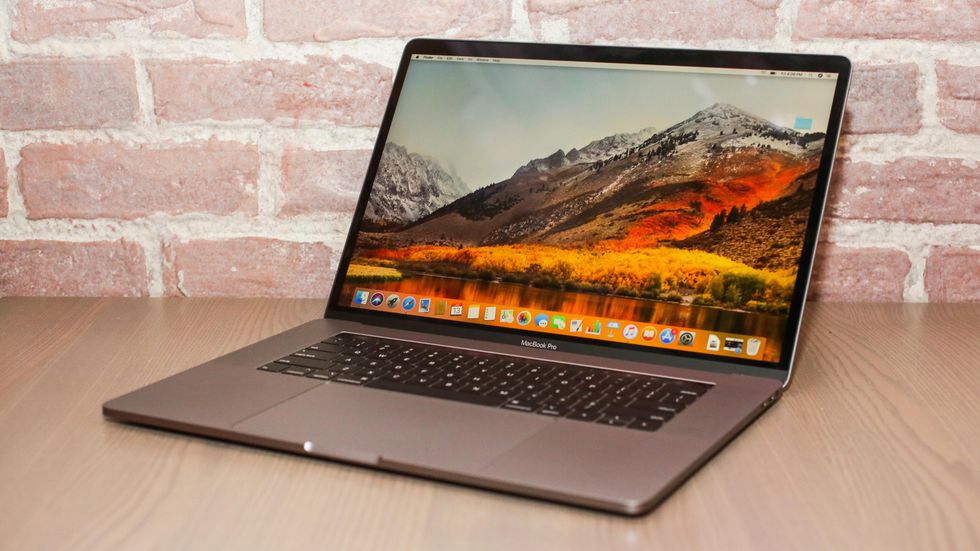 MacBook Pro 15 inch là cỗ máy khủng để xử lý những tác vụ chuyên nghiệp