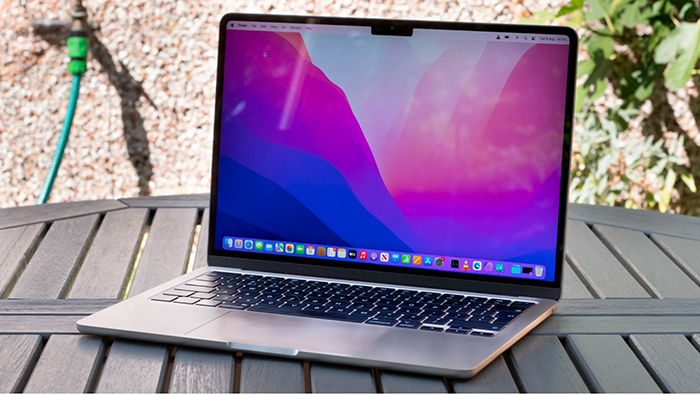 macbook m2 không lên nguồn